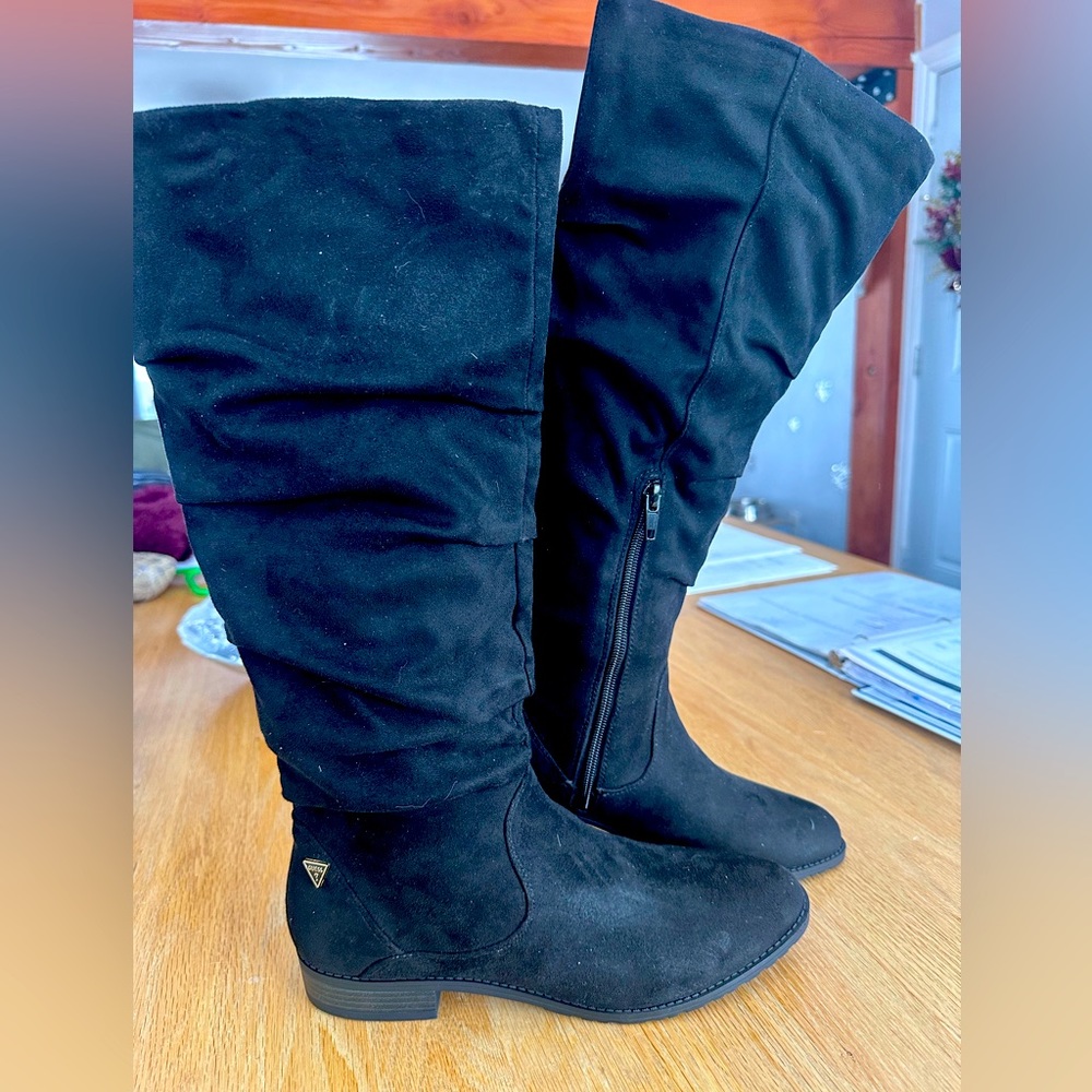 Guess boots